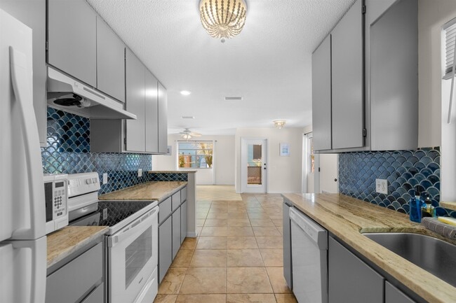 Building Photo - 109 B St Unit B Rental