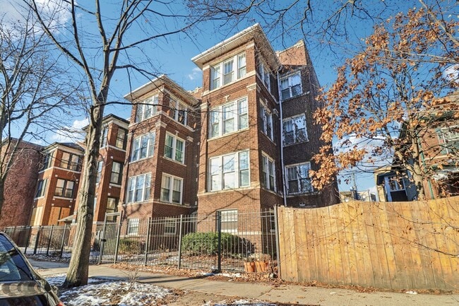 Photo - 7622 N Greenview Ave