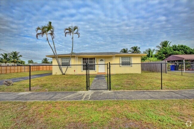 Building Photo - 3531 SW 36th St Rental