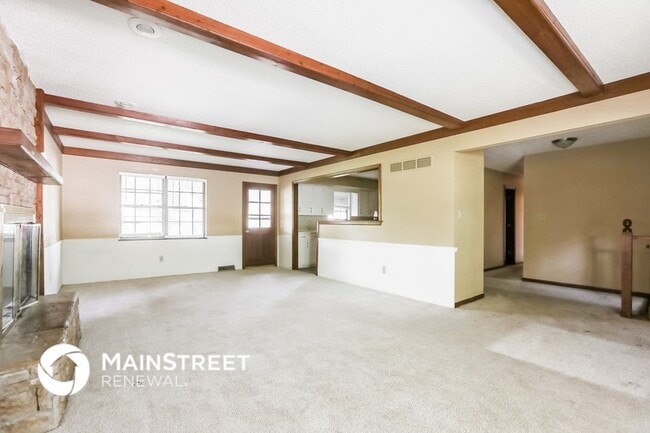 Photo - 1008 SW Pinto Ln