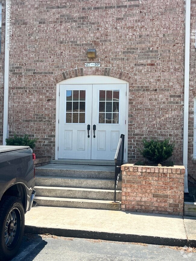 Building Photo - 5201 ATLANTIC Blvd Unit 40 Rental