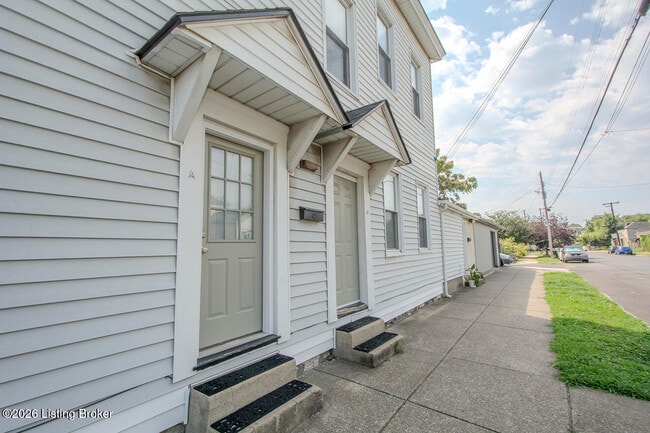 Photo - 1000 E Caldwell St Unit 3
