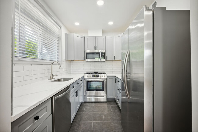 Building Photo - 1500 10th St NW Unit 1