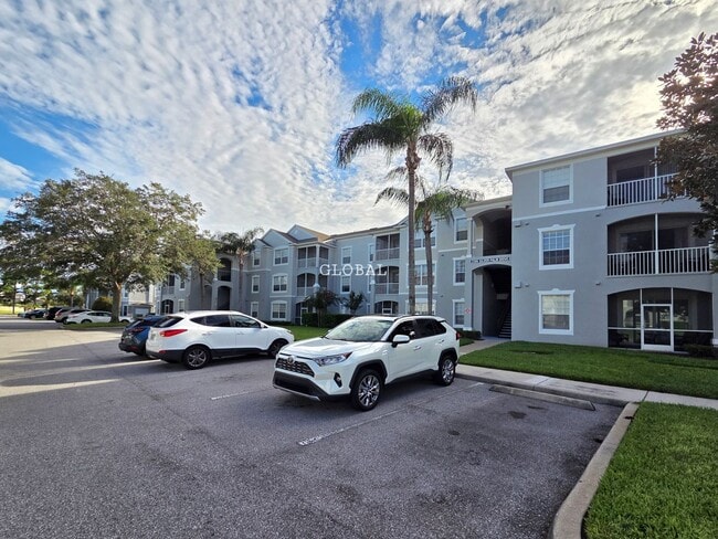 Building Photo - Spacious 3-bed, 2-bath Condo with Amenitie... Unit 103