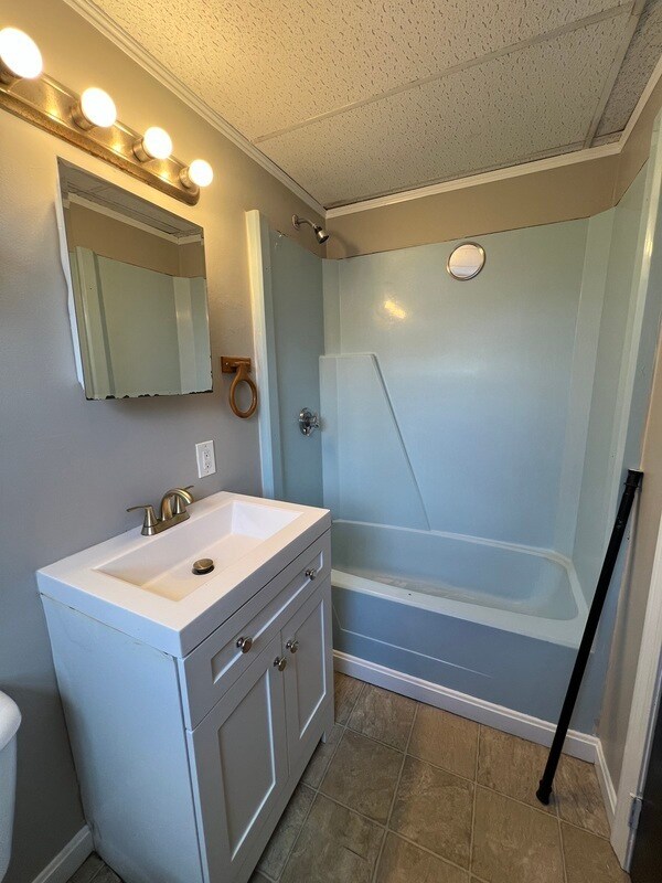 Photo - 77 Massasoit St Unit Apt 2