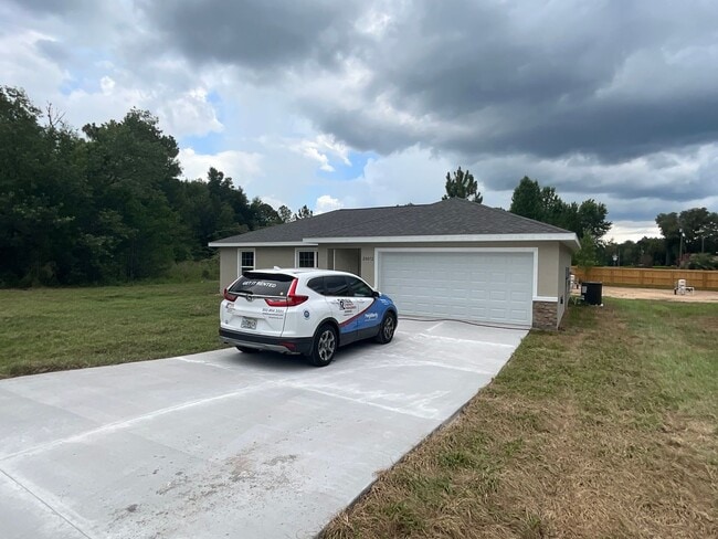 Building Photo - Beautiful Home!