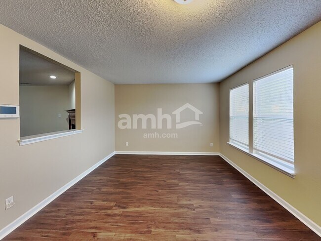 Photo - 356 Sunbeam Ln