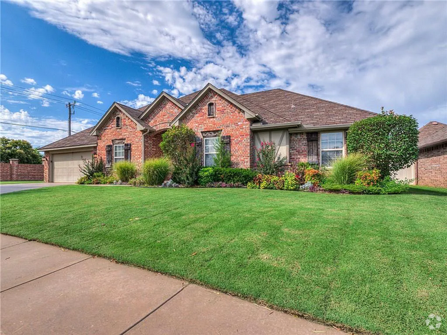 Building Photo - Gorgeous 3 bed, 2 bath home in NW OKC/Edmo...