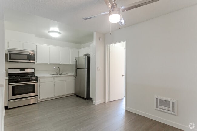 1BR,1BA-700SF-Kitchen