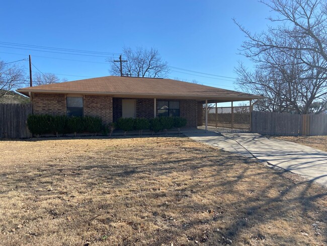 Large Yard, Near School - Large Yard, Near School Casa