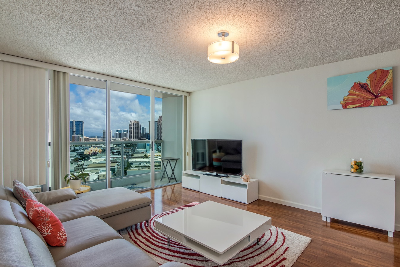 Living room - 1133 Waimanu St Apartment