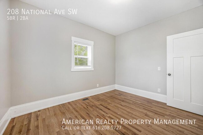 Photo - 208 National Ave SW