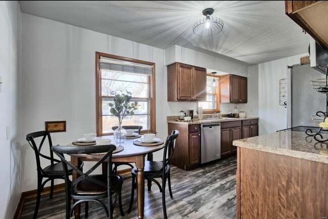 Photo - 340 S Benton St