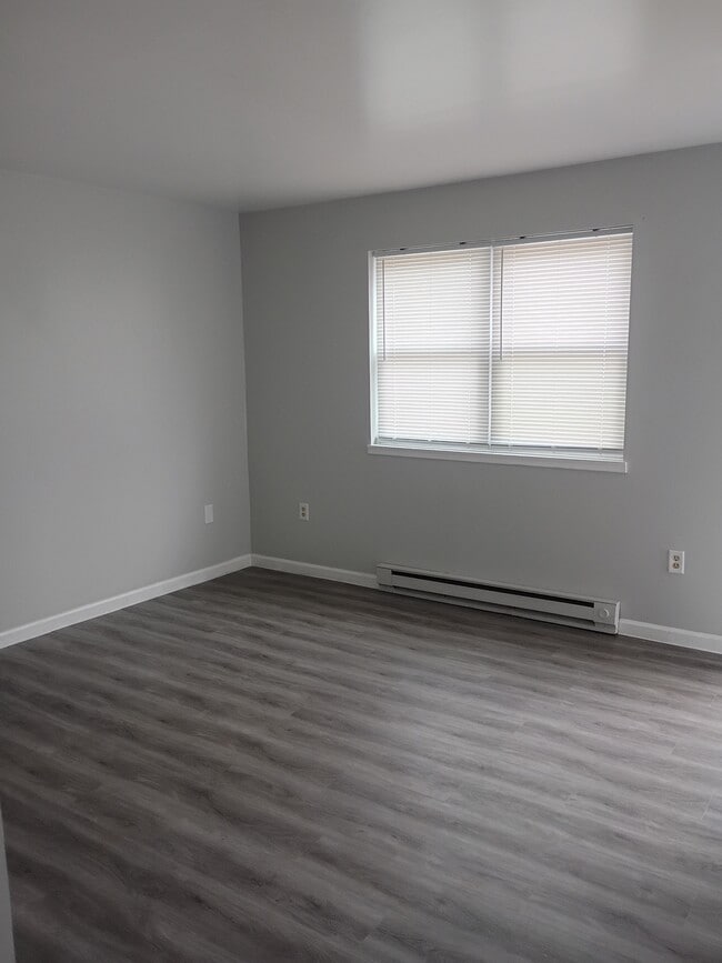 Photo - 25 Walnut Mill Ln