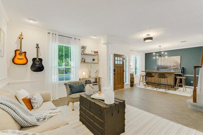 Photo - 803 Crocus Dr