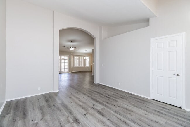 Photo - 2216 E Sherri Dr