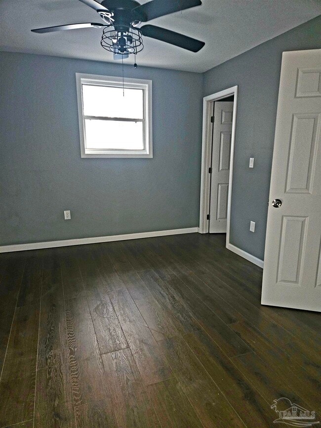 Photo - 3418 Luke St