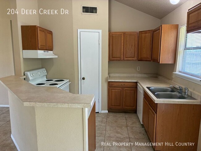 Photo - 204 Deer Creek