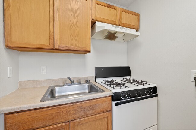 Photo - 7742 Park Pl Blvd Unit 4