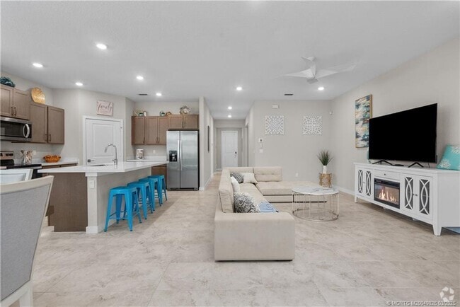 Building Photo - 4491 NW Oakleaf Ct Rental