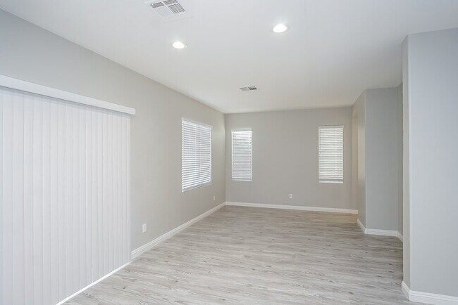 Photo - 7942 Imperial Treasure St