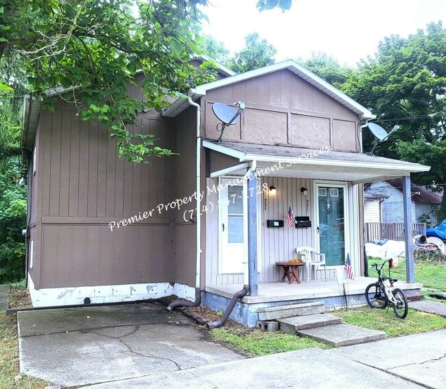 Building Photo - 731 E Main St Rental