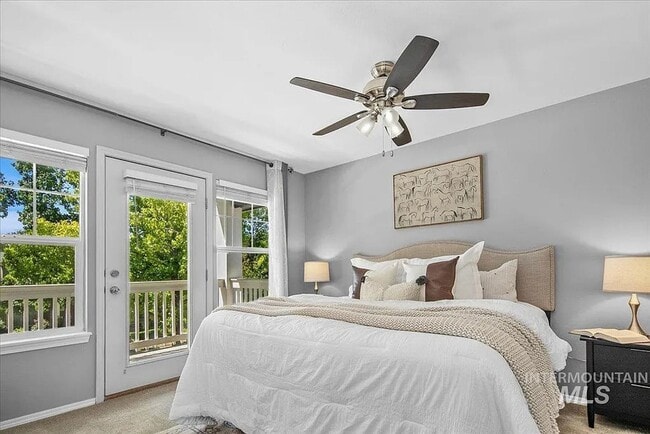 Photo - Charming 3 bedroom 2.5 bathroom in Desirable Area!