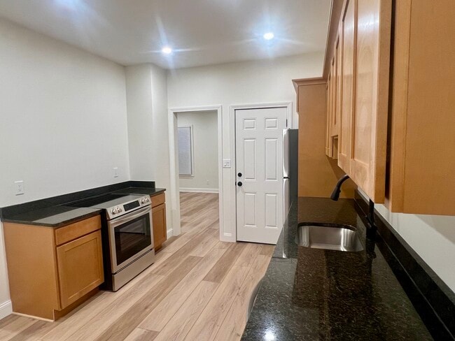 Photo - 44 S River St