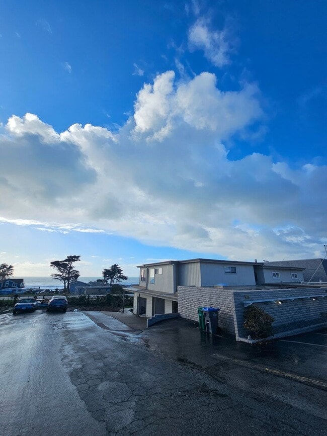 Building Photo - 3192 Ocean Blvd Unit 3192 03