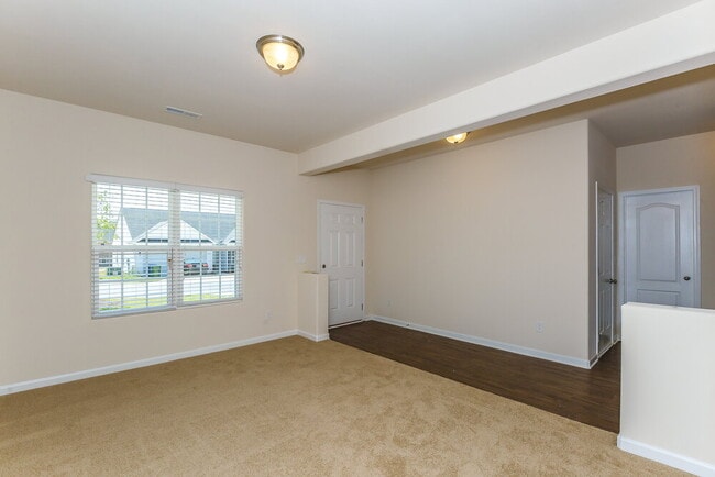Photo - 1521 Waylon Ave