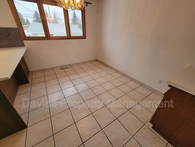 Photo - 11204-11248 48 Ave NW