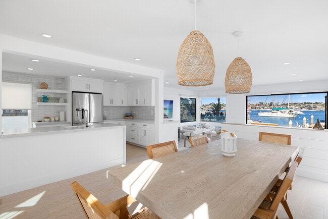 Photo - 1126 E Balboa Blvd