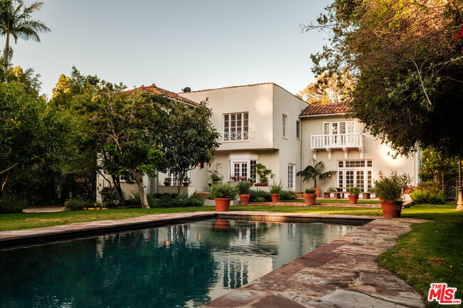 Photo - 1004 N Beverly Dr