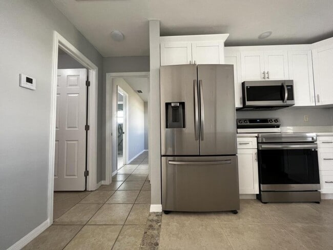 Photo - 709 SW 23rd Terrace