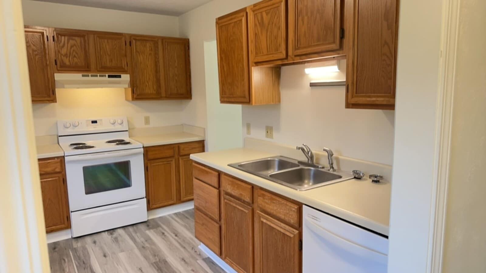 Photo - Blacksburg, 3 BR / 2.5 BA, Available September 11th