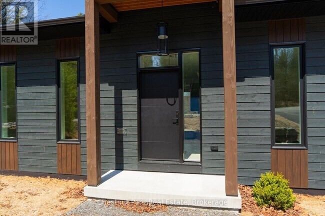 Photo - 25 Deerhurst Highlands Dr