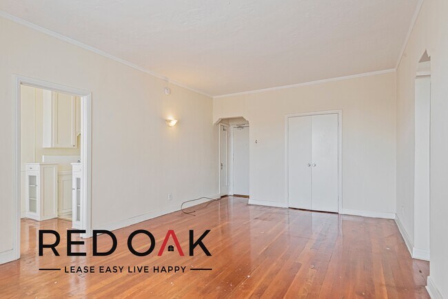 Photo - Welcome to This Charming Studio Featuring ... Unit 306