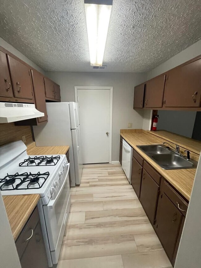 Photo - 874 Ventnor Pl SW Unit 874