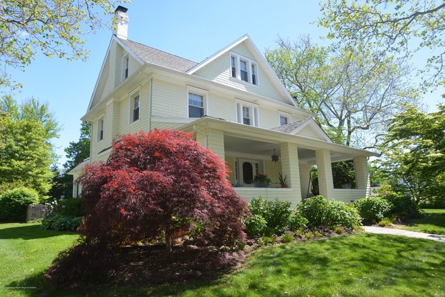 Photo - 118 Madison Ave