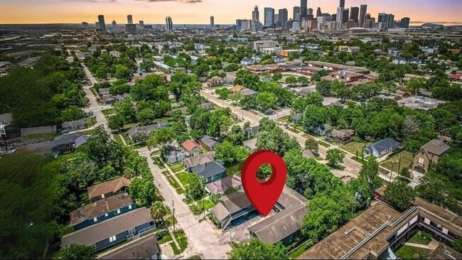 Photo - 2819 Berry St Unidad 4