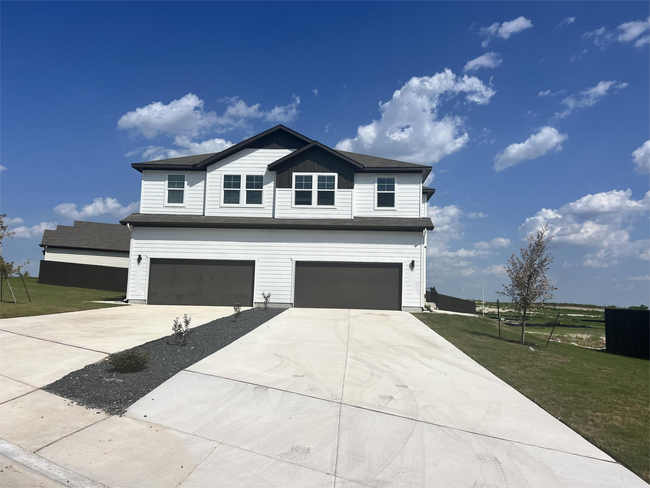 Building Photo - Luxury Duplex in Buda TX!