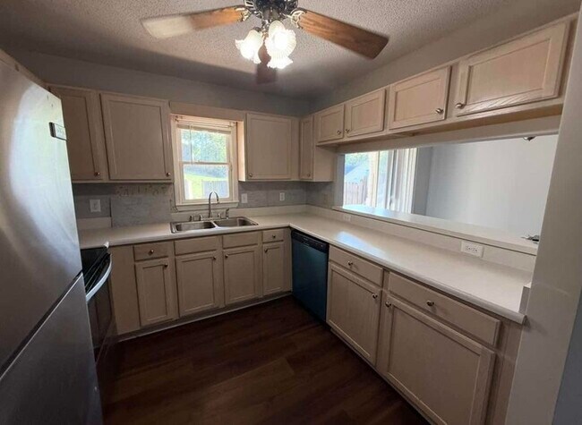 Photo - 5016 Cheshire Ct