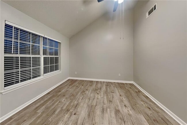 Photo - 503 Fable Ln