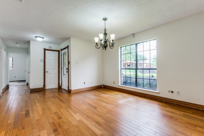 Photo - 1607 Heather Glen Ct