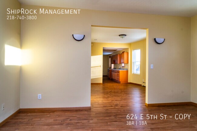 Photo - 624 E 5th St Unit COPY