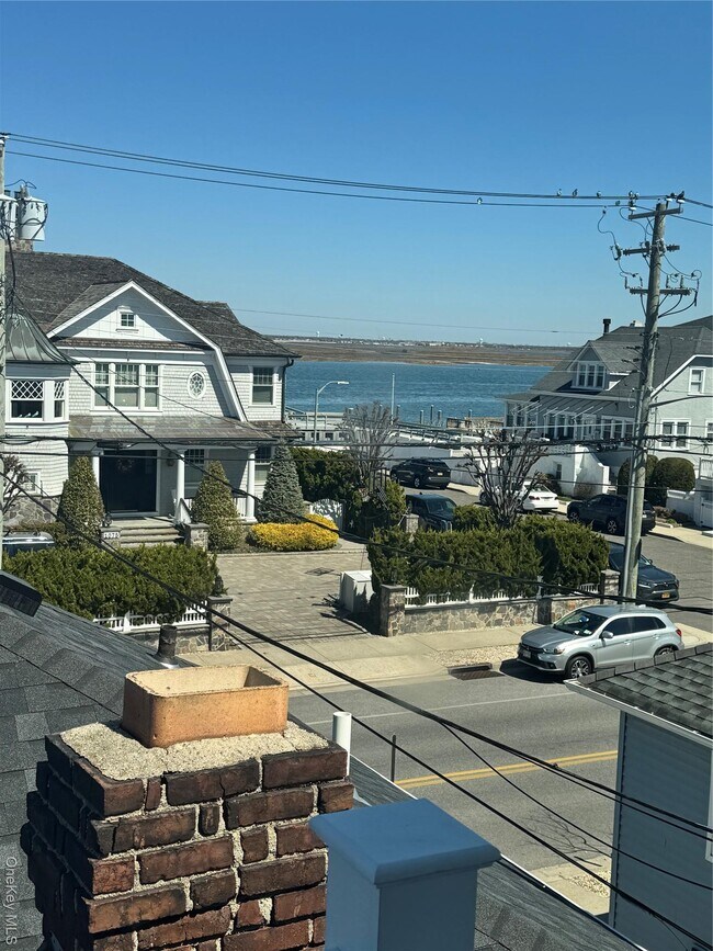 Photo - 102 Florida St