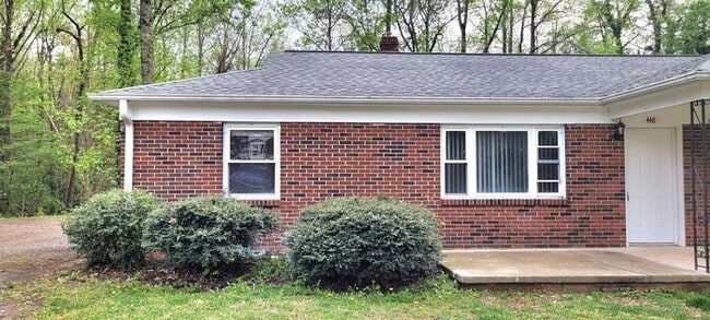 Photo - Beautifully Renovated 2BD/1BA Duplex in Hickory!