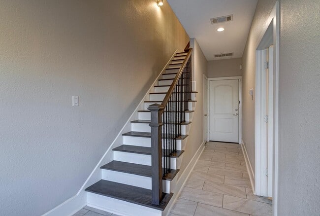 Photo - 2020 McGowen St
