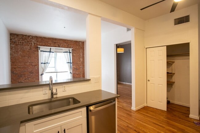 Photo - Incredible 1 bedroom Condo in Cap Hill Unidad 205