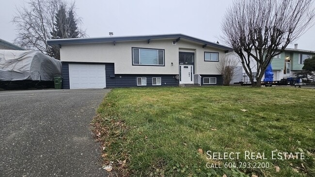 Building Photo - 6085 Glenmore Dr Unit A